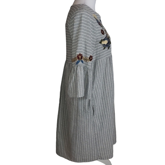 Orange Creek Gray Striped Floral Embroidered Dress Sz Medium Bell Sleeve Cotton - Picture 3 of 14
